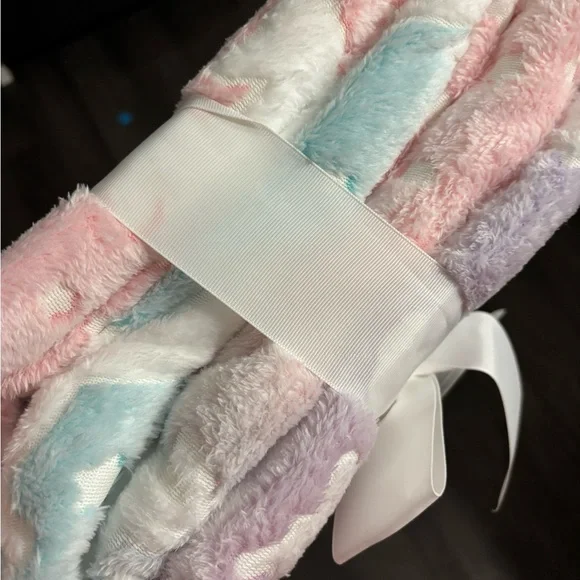 Your Zone Glow-in-the-Dark Plush Blanket - Lavender and White - Picture 3 of 5